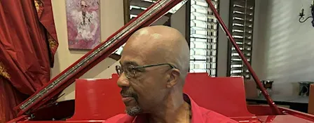 Smoothjazz Saxophonist Dee Lucas Upclose and Personal at The Downbeat