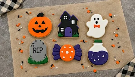 Cookie Decorating Class with DreamScape Desserts - Haunted & Frosted