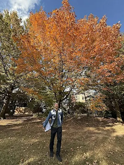 Autumn Walking Tour - Trees, Pizza, & Beer