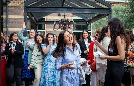 The Bloom Circle: Sonbahar Networking Partisi