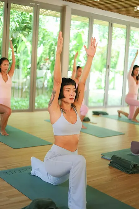 Vinyasa Flow with Am