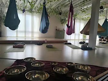 Schwebendes Soundbath und Kakaozeremonie Bonn