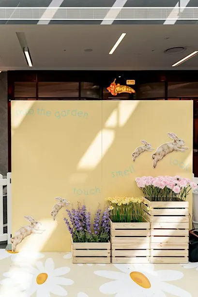 Springtime at Marketplace - Floral Builders