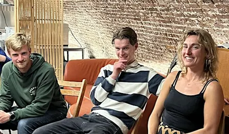 Wat doe je met je opvoeding? - Amsterdam