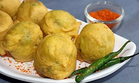 Aloo Vada Making