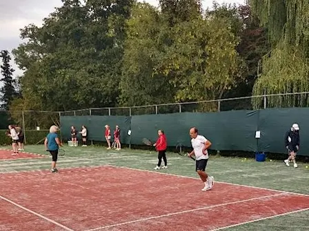 Gratis tennis op Open Dag Tennispark Rozenrust