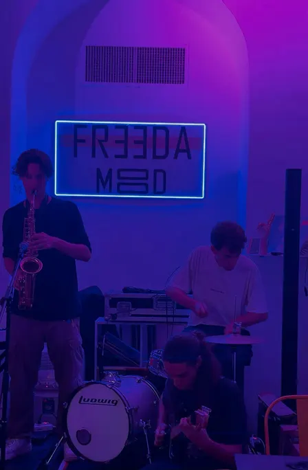 Live Jazz - Mid Fellas
