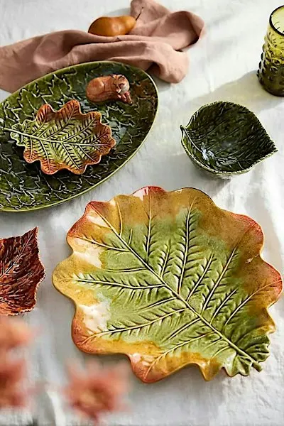 THANKSGIVING LEAF PLATES AT MOJAVE!