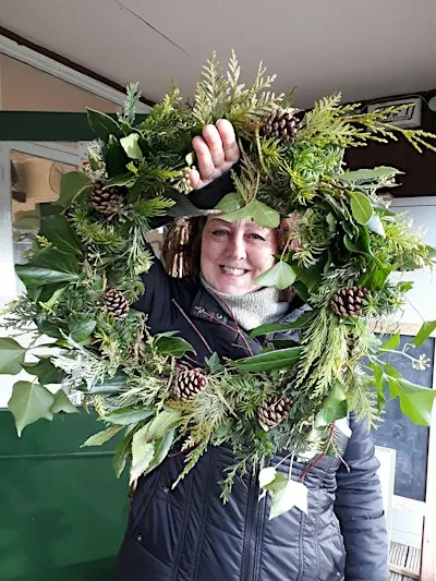 Willow Weaving: Making a Christmas Garland – Gardening Workshop (Premium)