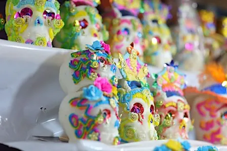 Día de Muertos: Sugar Skull Decorating