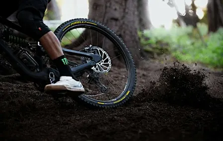 ¿Llevas los neumáticos adecuados para tu bici? Consejos Pirelli.