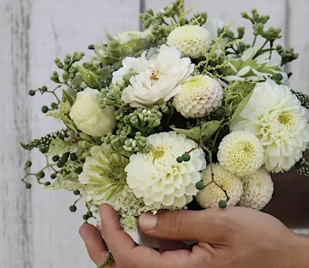 Handtied/Dahlia Bouquet Class