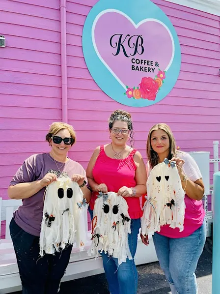 Crafts & Coffee: Easy Ghost Wall Hanging