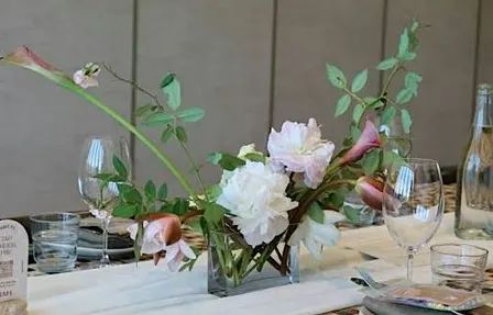 10/29 (Thu) : Japanese Flower Arrangement with a Clear Rectangular Vase