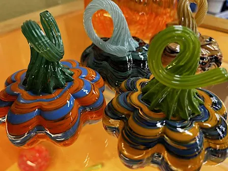 Pumpkin season is NOW and pumpkins will roll! Pumpkin paperweight-time!