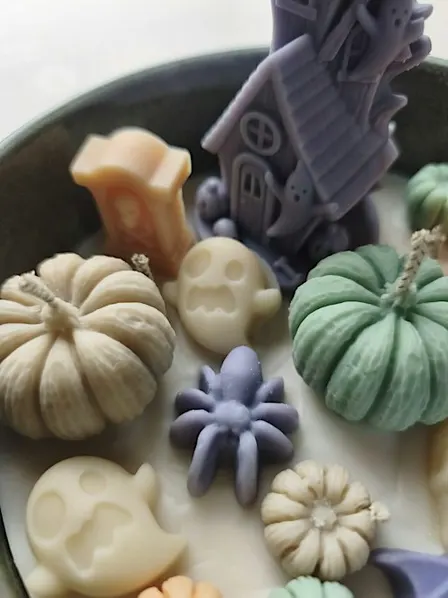 Halloween & Autumn Candle Making Workshop