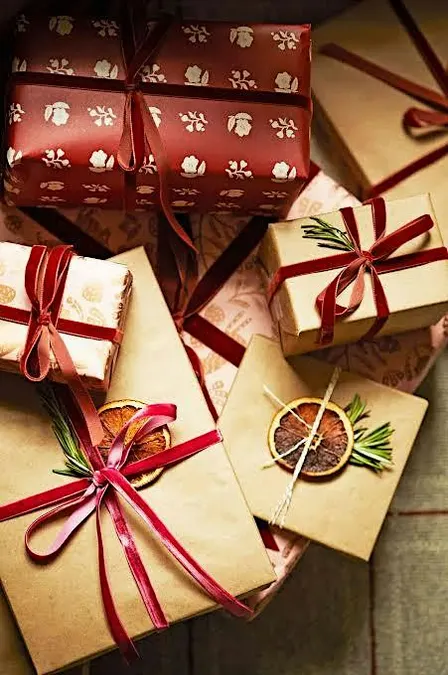 THAT’S A WRAP | A Holiday Wrapping Party
