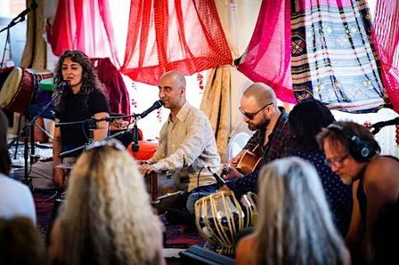 Kirtan Band - Live