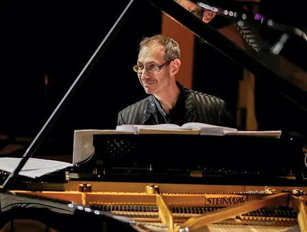 pianist David Gordon