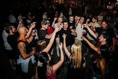 Nuremberg Nightlife Tour with 3 Bars, Shots & Club Entry
