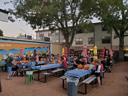 Oak St. Drafthouse Pumpkin Carving Contest!
