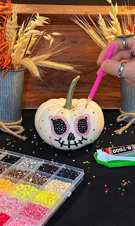Pumpkin Bedazzling ✨