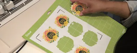 Intro to Cricut: Holiday Cards