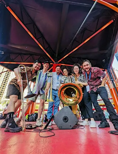 SUMAK BRASS BAND @ QUAI DES BRUMES