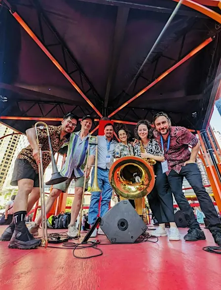 SUMAK BRASS BAND @ QUAI DES BRUMES