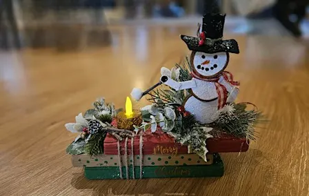 Holiday Craft Night... Sip-eat-create at Dueling Dogs  Brewing !