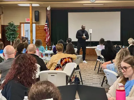 Become a Paid Public Speaker in Just 2 Hours!