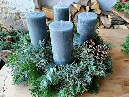 Adventkranzbinden