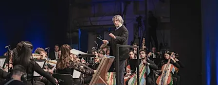 DA SPONDA A SPONDA L'orchestra del mare suona per l'inclusione