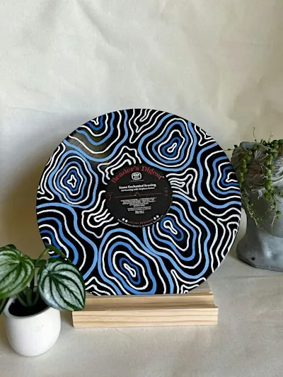 Neurodivergent adult vinyl painting workshop