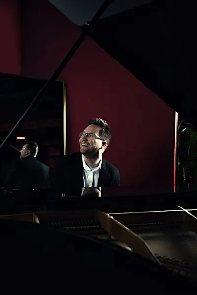 Signa Presents: Christopher Alexander - Neo Classical Pianist