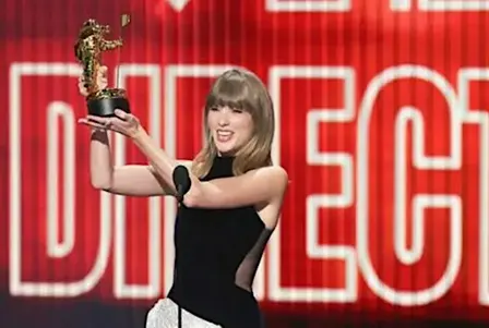 Taylor Swift Sing-a-long