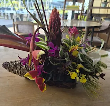 Holiday Flower Arrangement Workshop