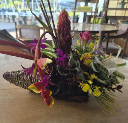 Holiday Flower Arrangement Workshop