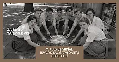 Fluxus viešai: išvalyk šaligatvį dantų šepetėliu