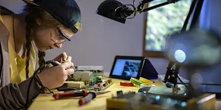 "Basteln mit Elektroschrott" - Workshop für Kinder, Eltern und Jugendliche