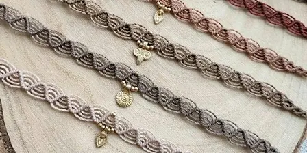 Schmuck-Workshop: Armband, Fußband, Kette mit Wellenmuster