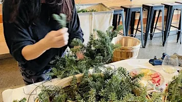 Annual Fresh 18" Christmas Wreath Class