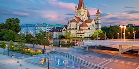 Crack the codes of Vienna with our thrilling outdoor escape game!