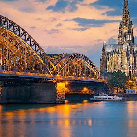 Unravel Cologne’s mysteries with our exciting outdoor escape game!
