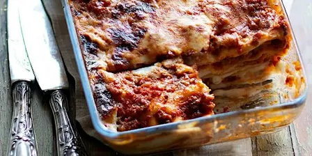 LASAGNA, Bechamel and Ragu' Bolognaise sauce Italian cooking class.
