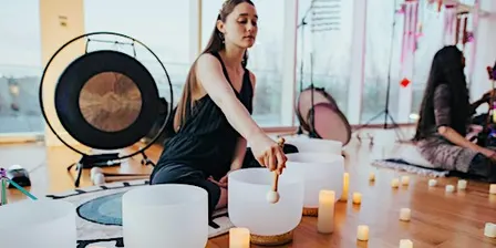 Singing Bowls Sound Bath | hOm at Radiant
