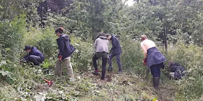 Youth Rangers at Robinswood Hill