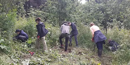 Youth Rangers at Robinswood Hill