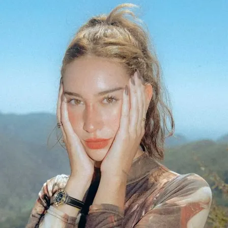 Julia Wolf