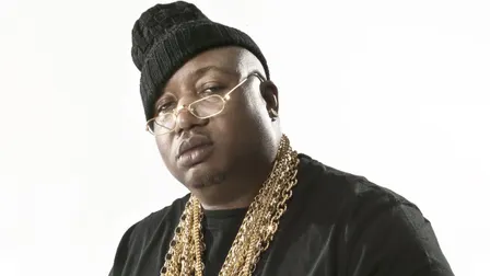E-40 (Guests Under 18 Require Accompanying Adult)